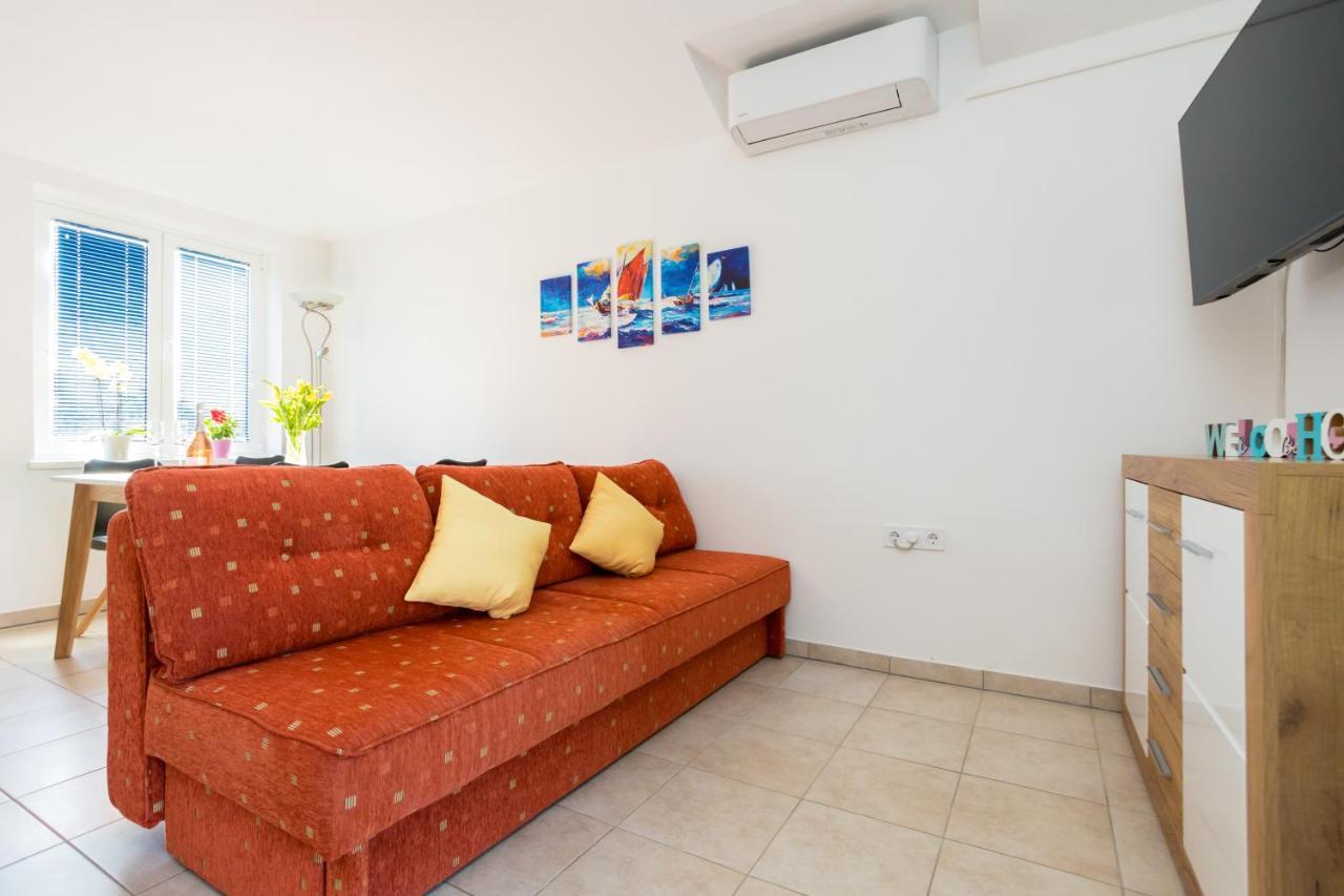 Apartments Sara Milohnici Екстер'єр фото